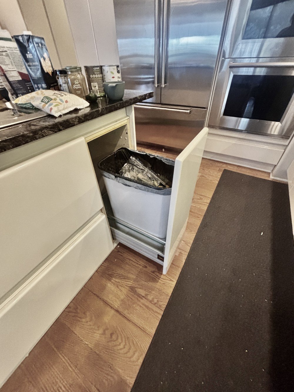 Luxury NEFF High-Gloss Kitchen – Sleek Contemporary Design (4).jpeg
