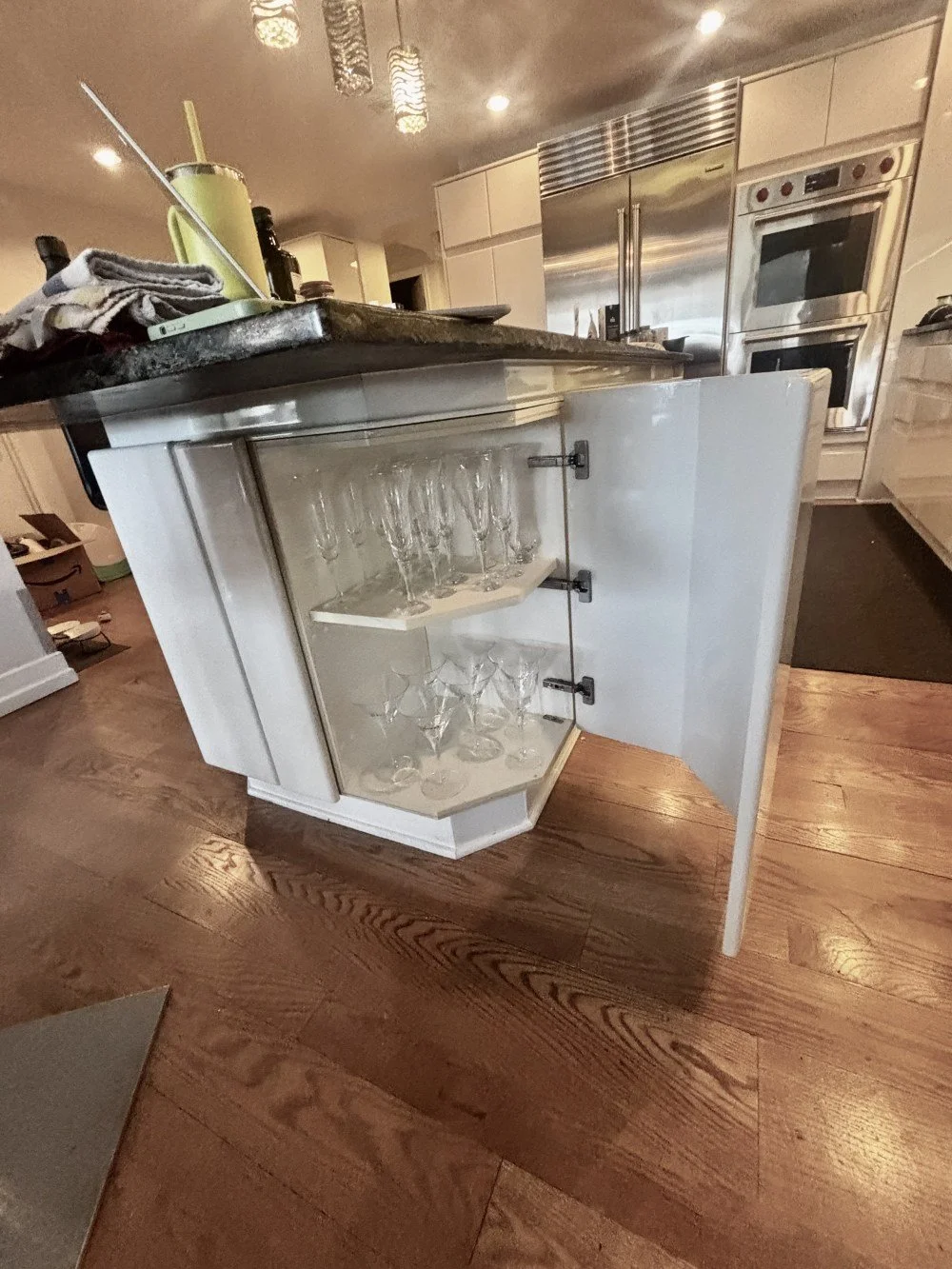 Luxury NEFF High-Gloss Kitchen – Sleek Contemporary Design (5).jpeg
