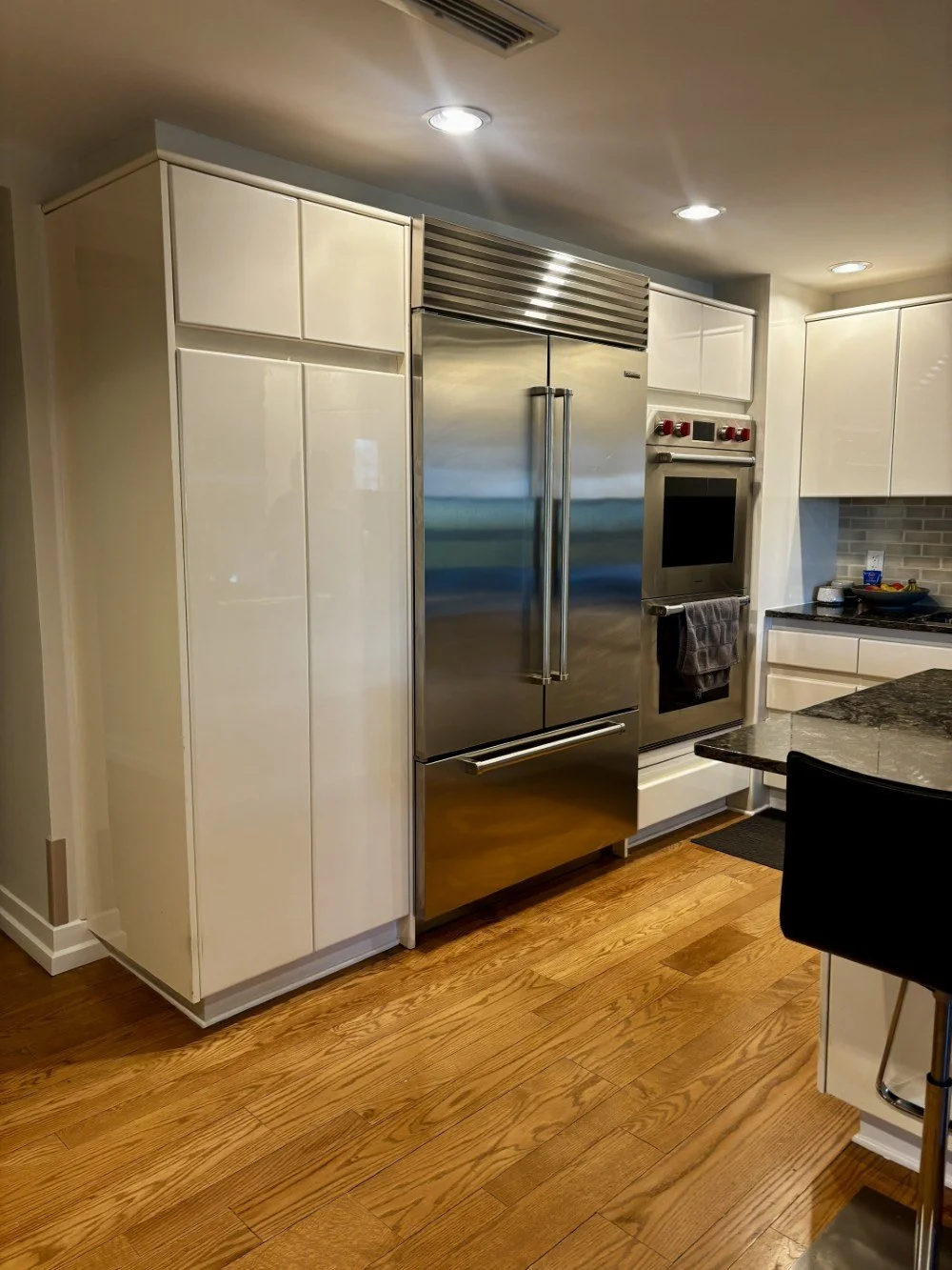 Luxury NEFF High-Gloss Kitchen – Sleek Contemporary Design (18).jpeg