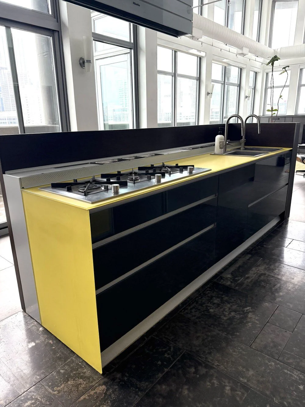Valcucine Artematica Kitchen with Appliances (2).jpg
