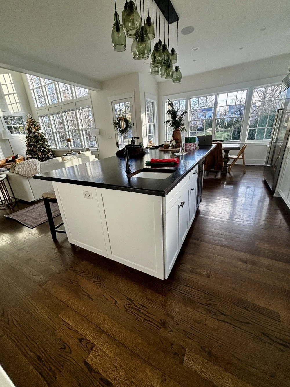 White Inset Shaker Kitchen with Some Appliances (25).jpeg