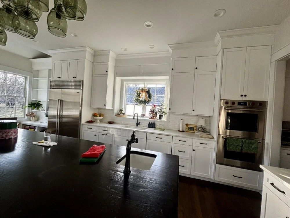 White Inset Shaker Kitchen with Some Appliances (29).jpeg