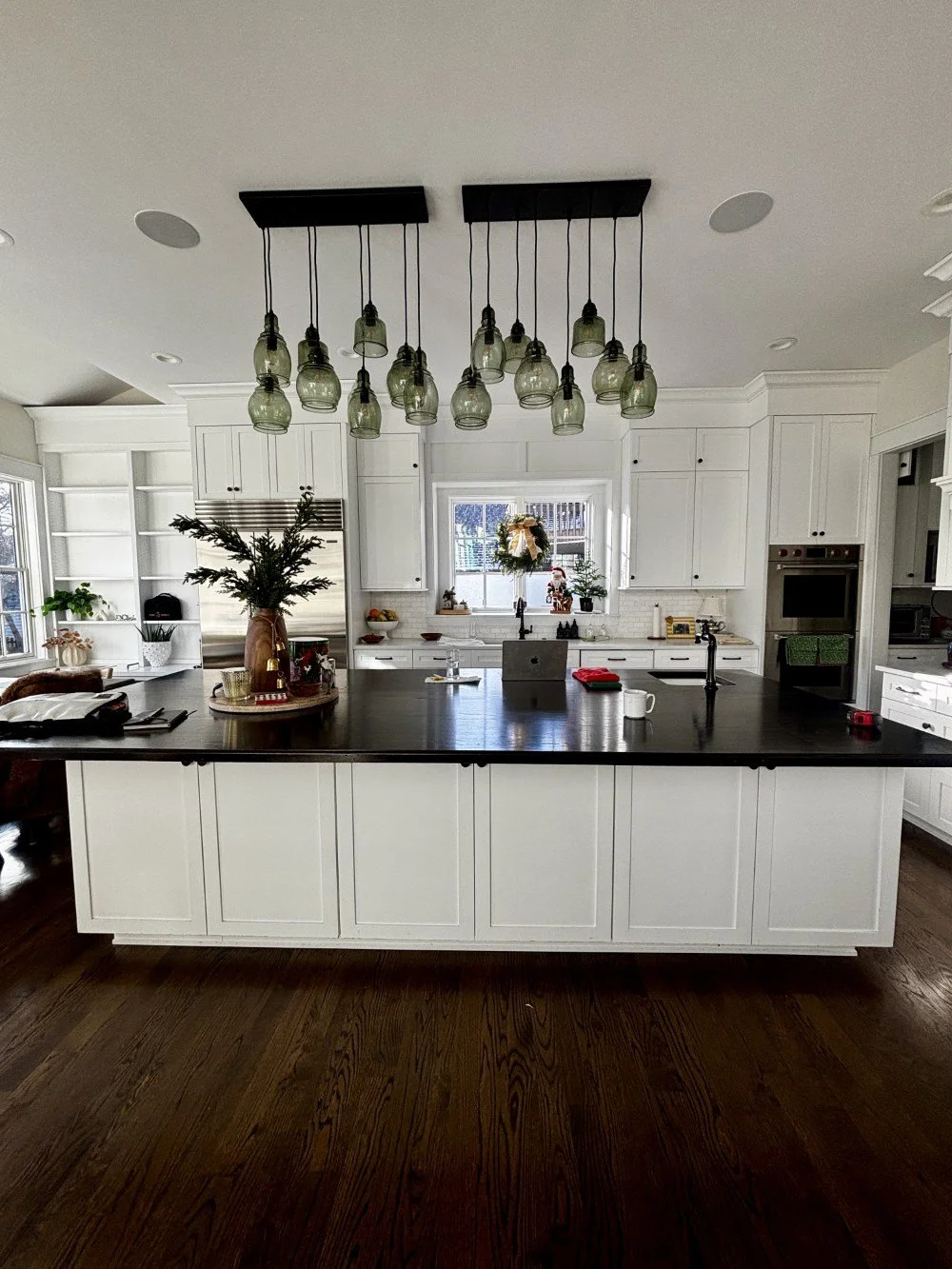 White Inset Shaker Kitchen with Some Appliances (4).jpeg