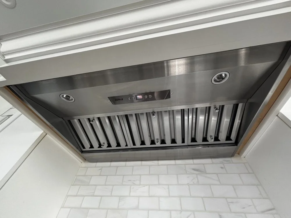 White Inset Shaker Kitchen with Some Appliances (8).jpeg