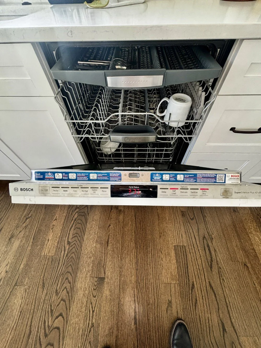 White Inset Shaker Kitchen with Some Appliances (10).jpeg