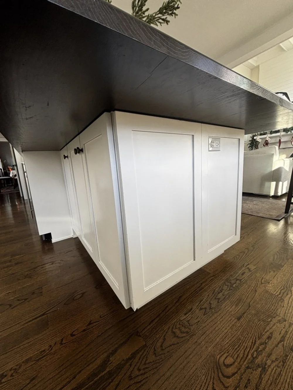 White Inset Shaker Kitchen with Some Appliances (14).jpeg