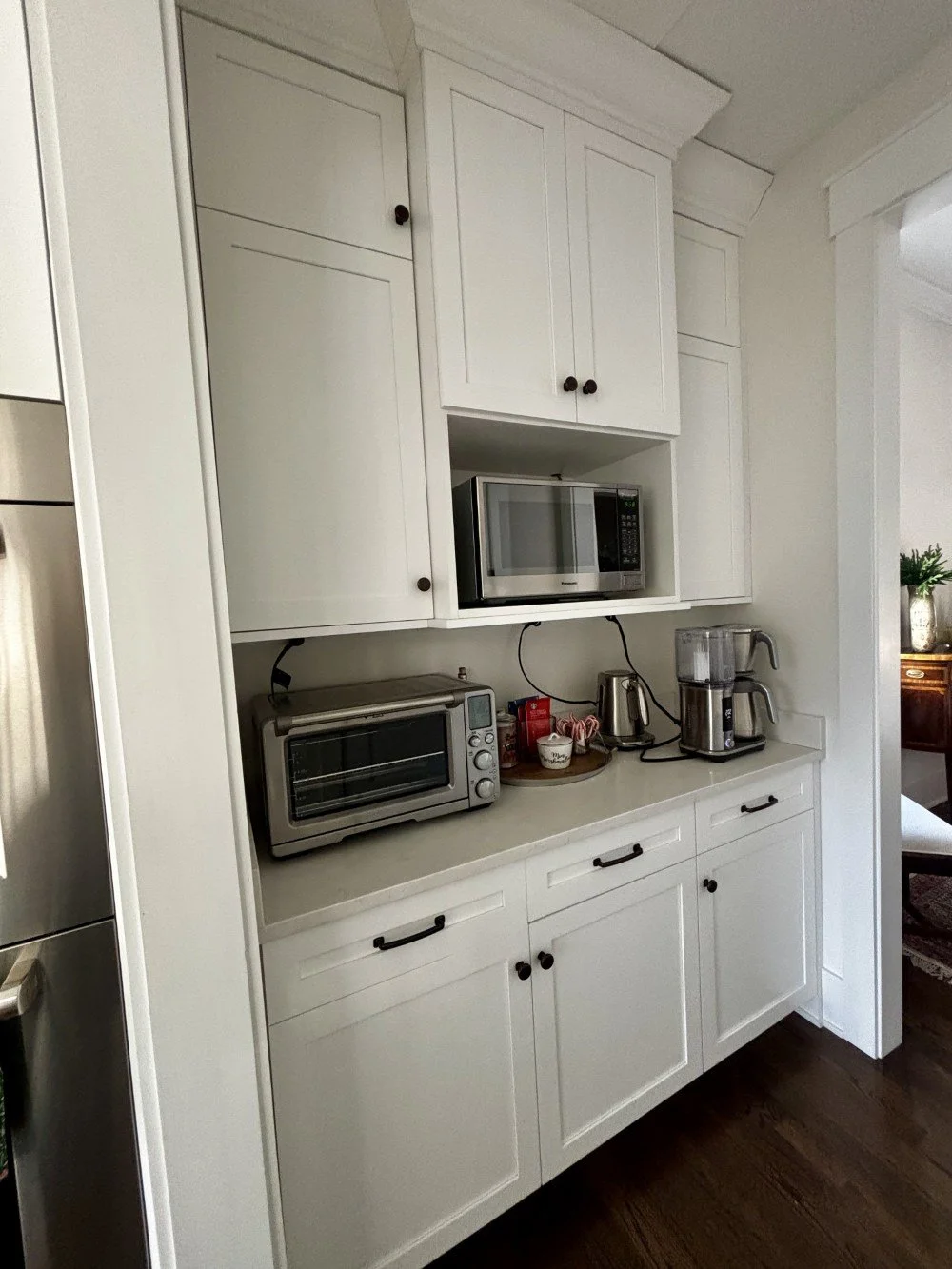 White Inset Shaker Kitchen with Some Appliances (24).jpeg