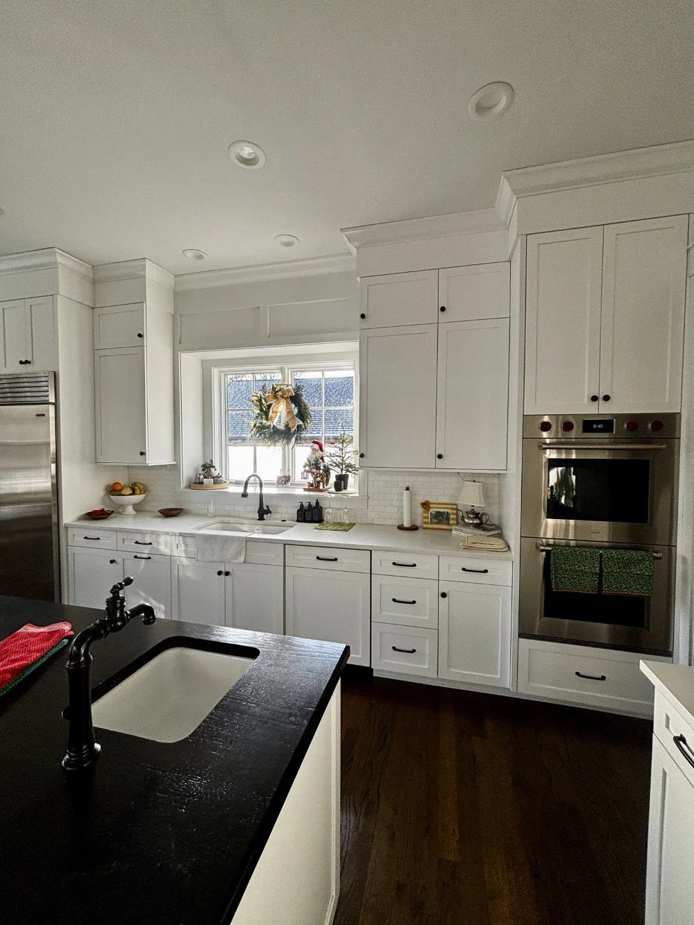 White Inset Shaker Kitchen with Some Appliances (28).jpeg