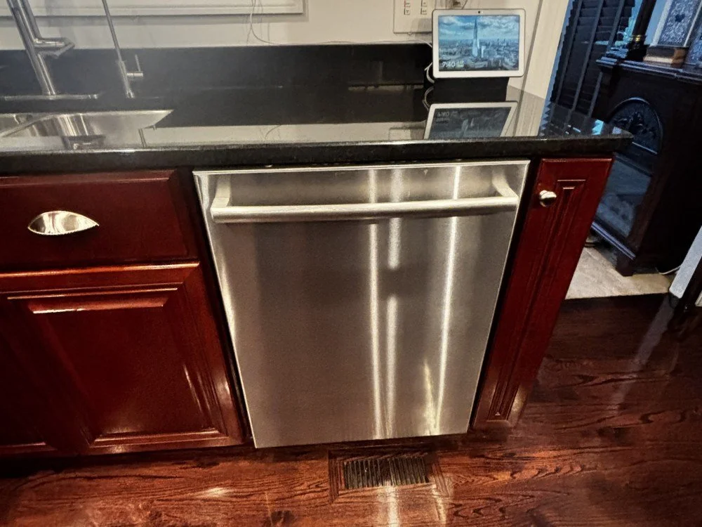 Stainless Bosch Dishwasher (2).jpeg