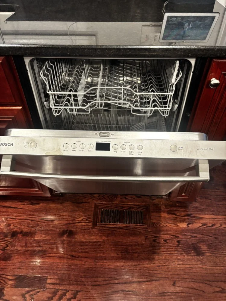 Stainless Bosch Dishwasher (5).jpeg