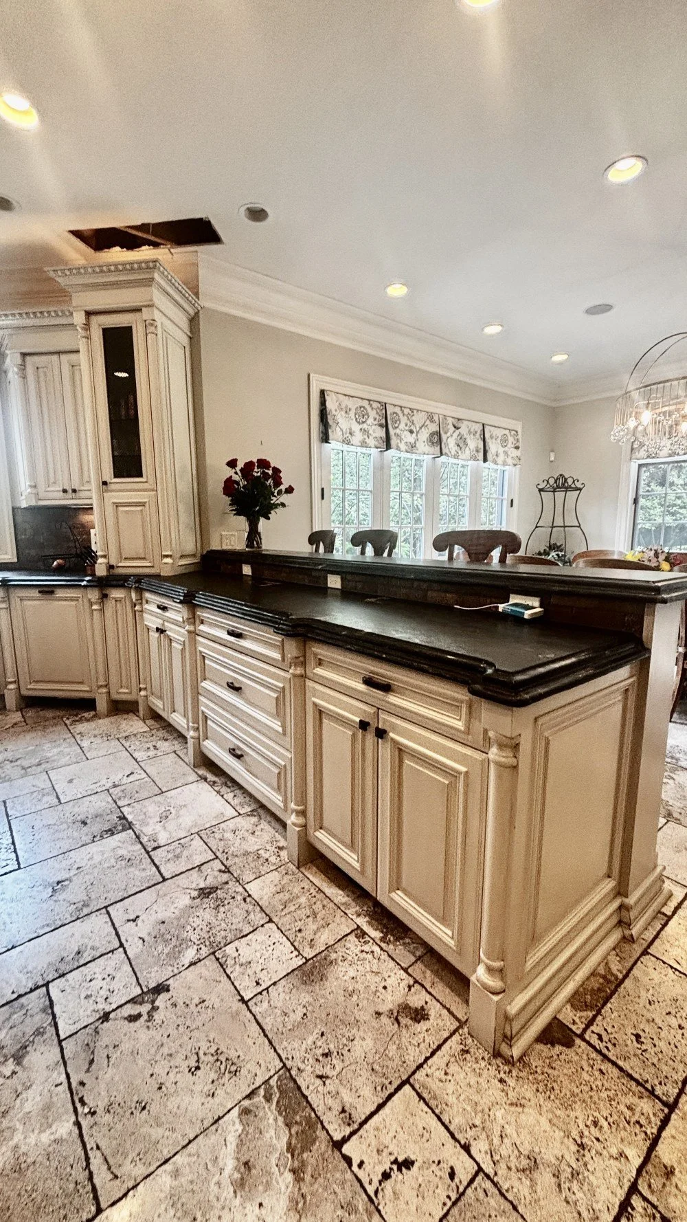 Custom French Country Kitchen (28).jpeg