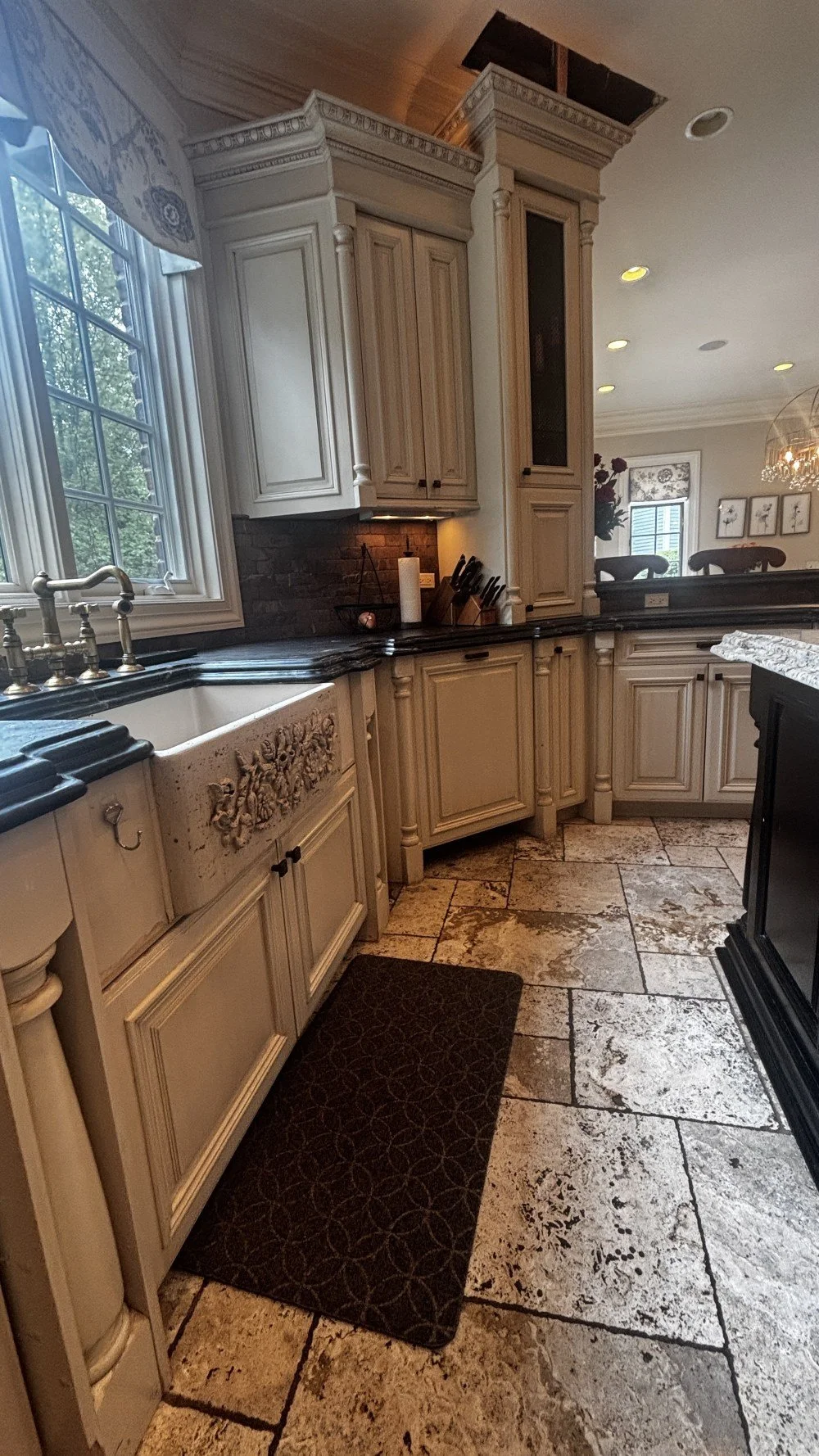 Custom French Country Kitchen (37).jpeg