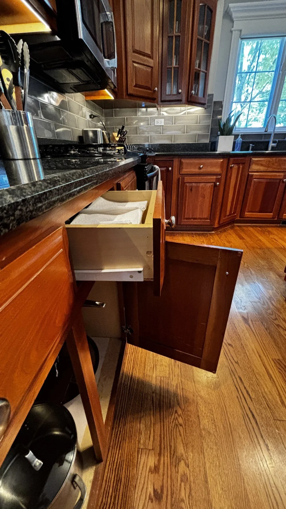 Beautiful Cherry Raised Panel Kitchen (19).jpg