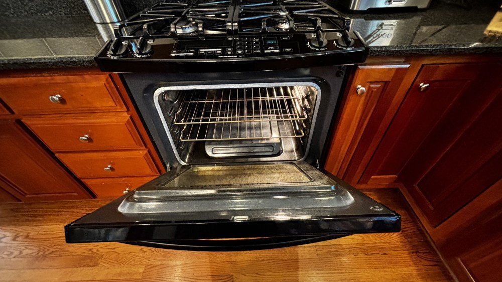 Beautiful Cherry Raised Panel Kitchen (2).jpg
