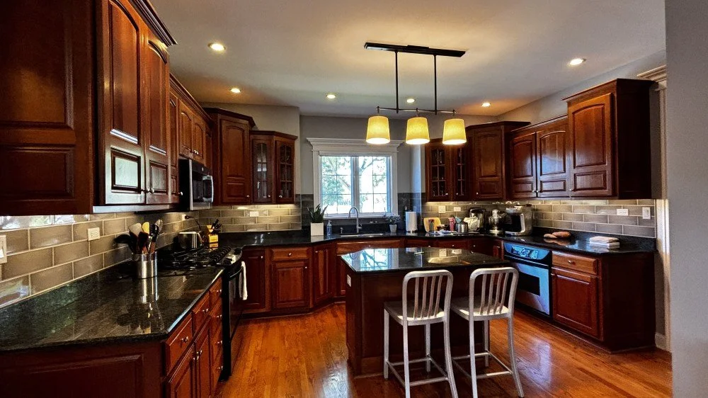 Beautiful Cherry Raised Panel Kitchen with Appliances