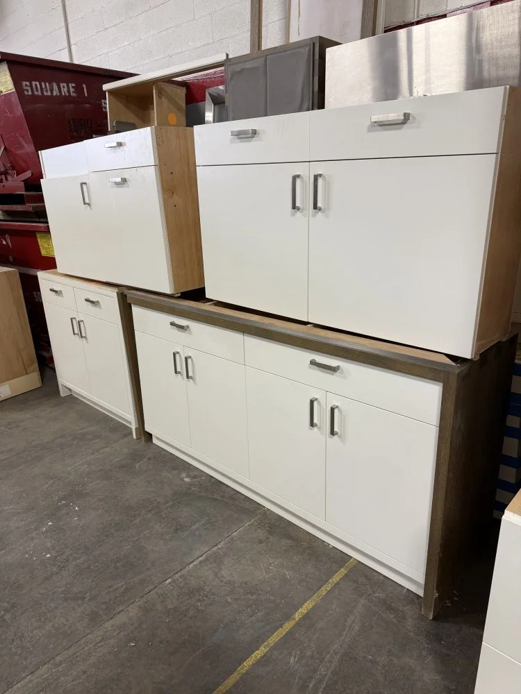 Contemporary Shaker Kitchen with Stainless Steel & Cerused Oak Details (7).jpeg