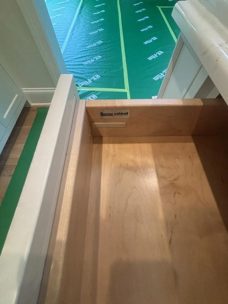 11' Island with Quartz countertop - Romar (4).JPG
