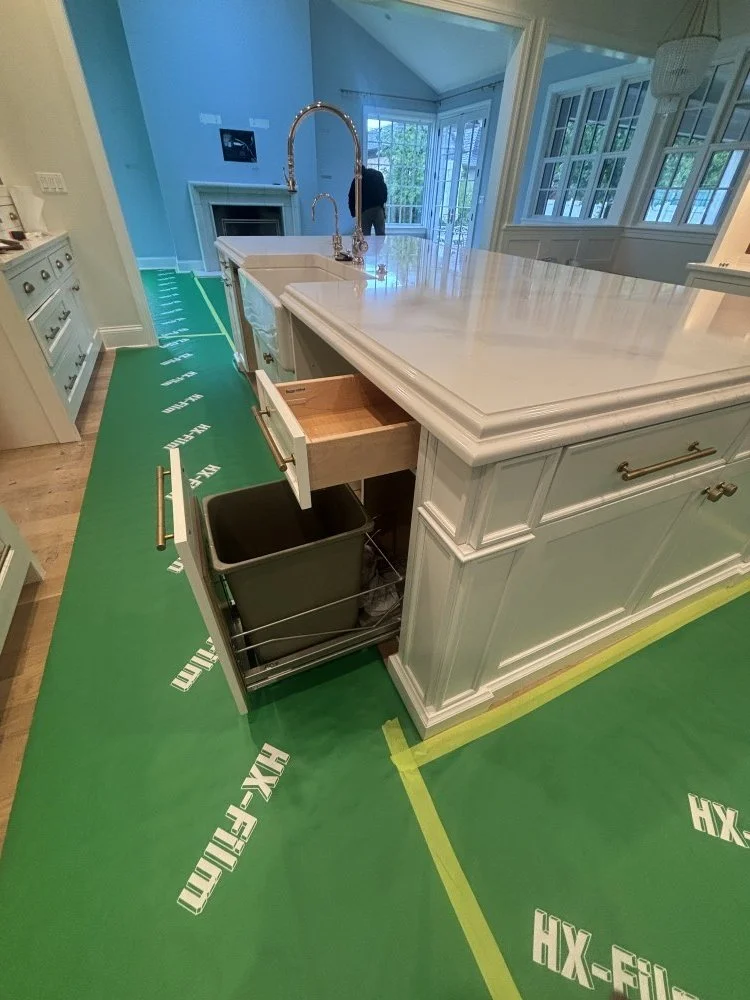 11' Island with Quartz countertop - Romar (5).JPG