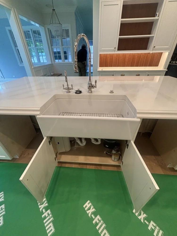 11' Island with Quartz countertop - Romar (6).JPG