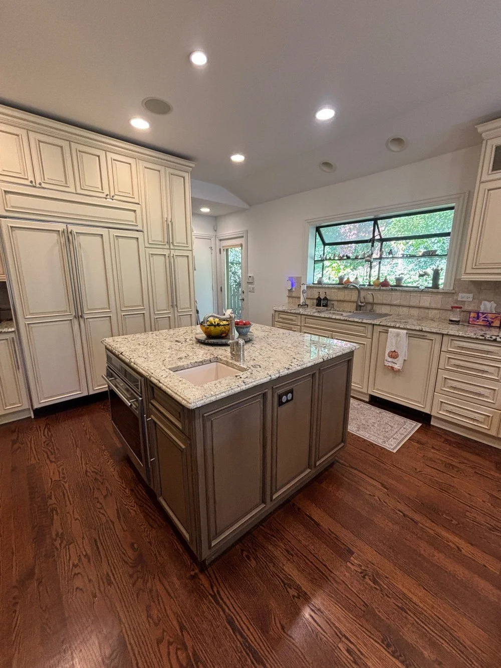 Elegant Raised-Panel Full Overlay Cabinets (28).jpeg