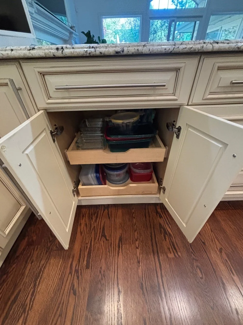 Elegant Raised-Panel Full Overlay Cabinets (22).jpeg