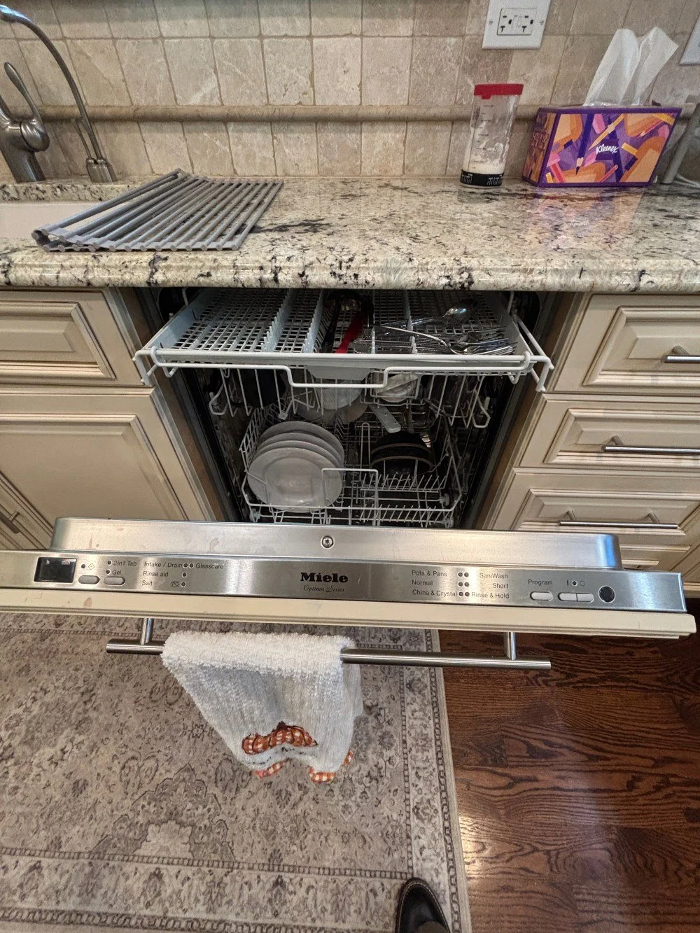 Elegant Raised-Panel Full Overlay Cabinets (8).jpeg