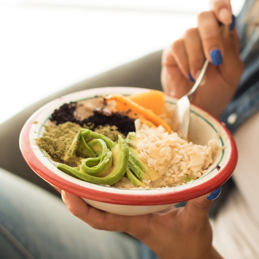 Personalized Specs The ESN00 Smart Nutrition Scale accurately calculates the amount of calories and carbohydrates you've eaten.
