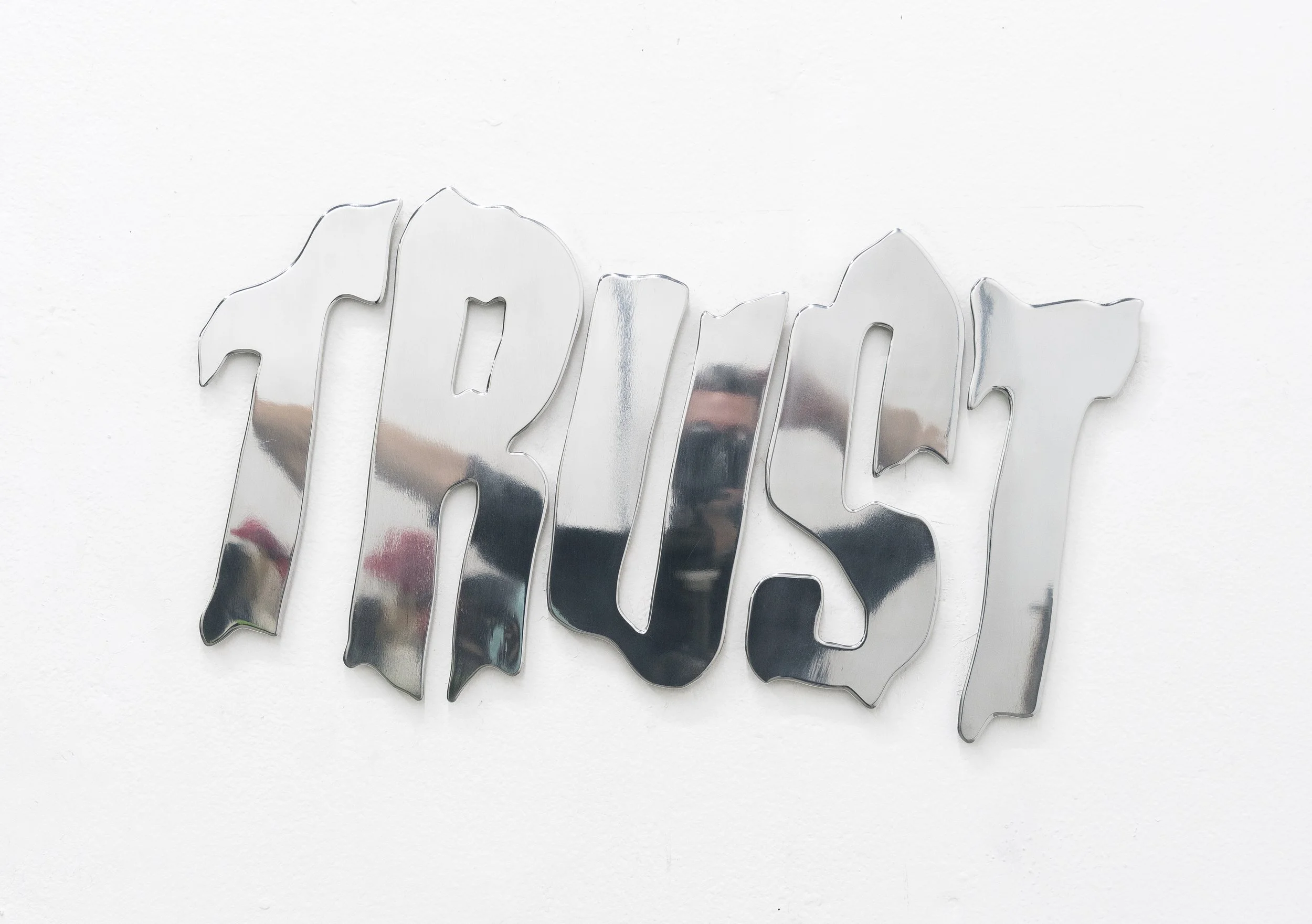 TRUSTaluminio-4570 Frontal Reflejo.jpg