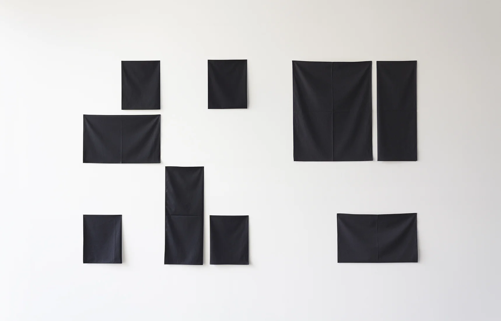 Plica ex plica , 2013. Cotton fabric. 142 x 235 cm