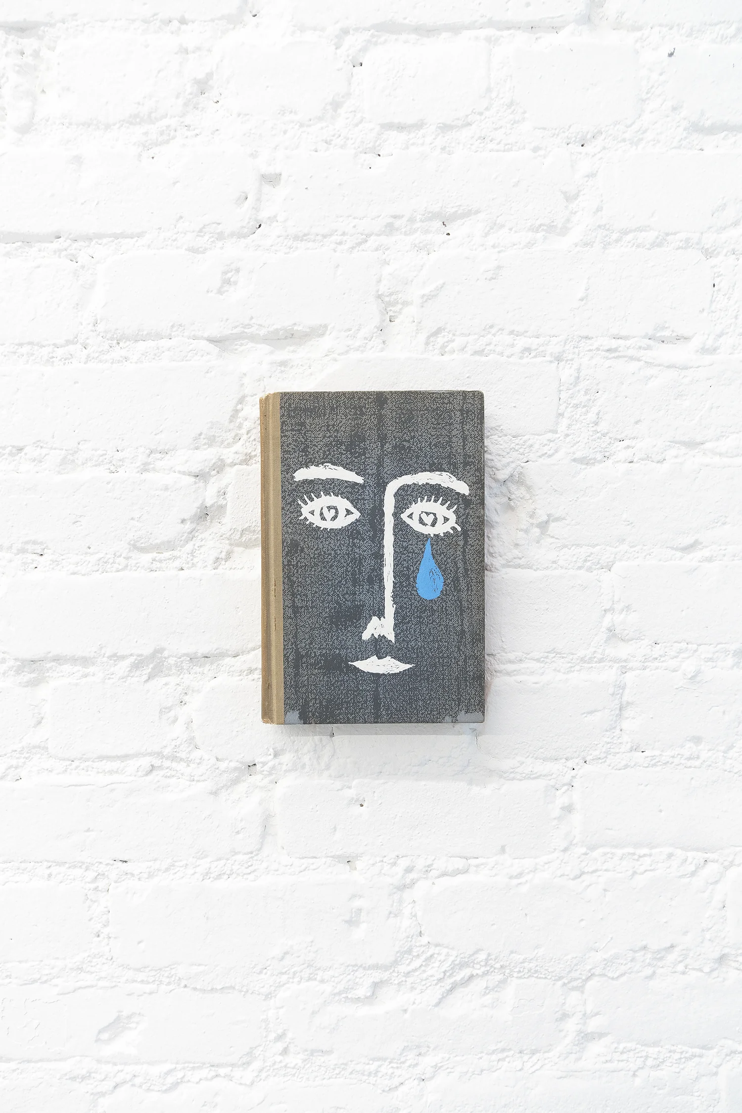 Bonjour darkness, 2019 Acrylic paint on book. 21.4 x 14.3 x 2.5 cm