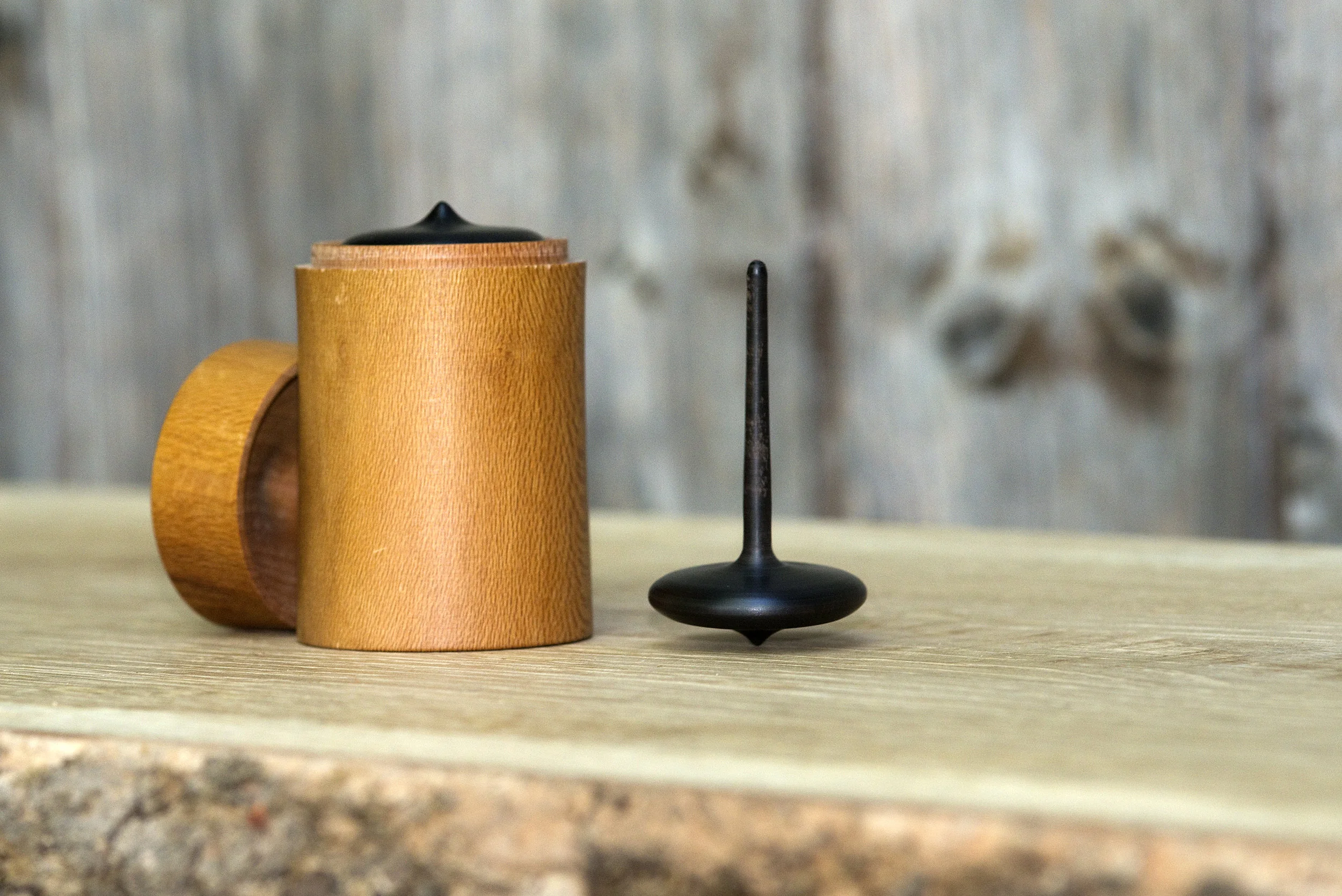 Kreisel mit Dose Platane Ebenholz 14F-5014.jpg