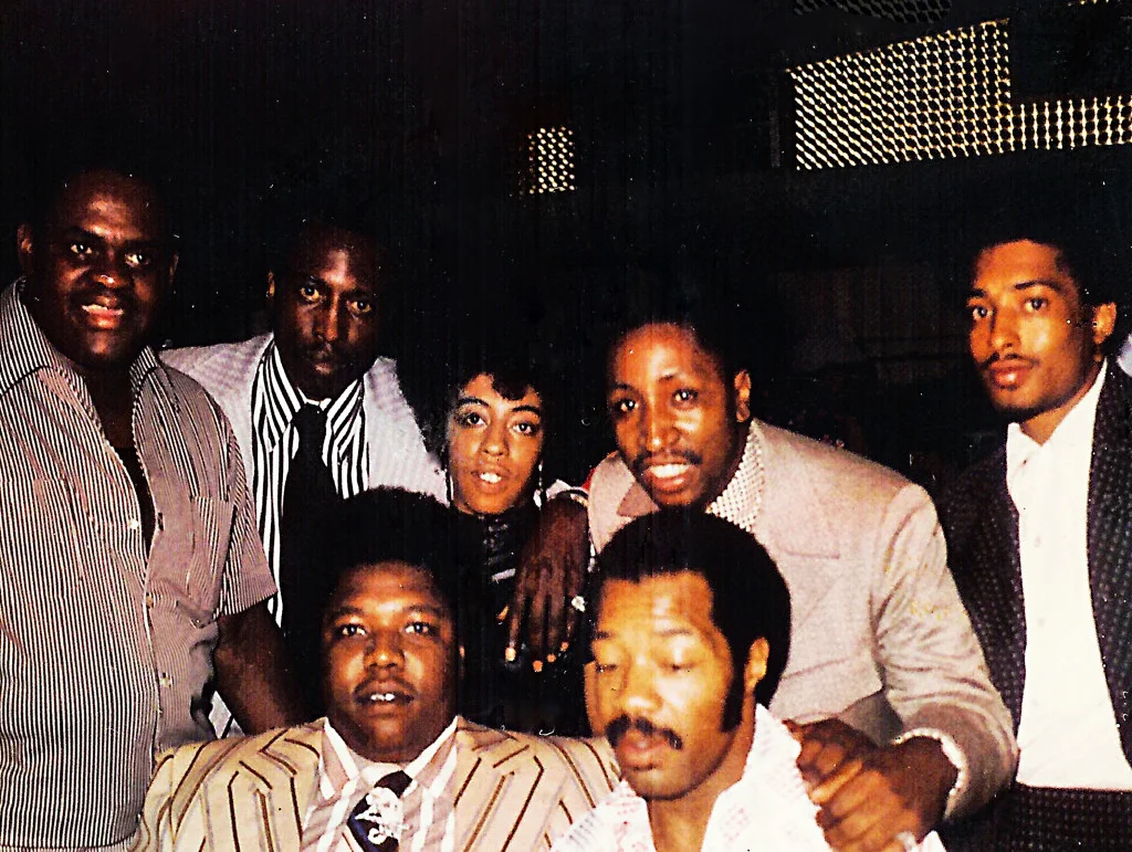 Eddie Jackson, Courtney Brown, and their associates wore flashy outfits and surrounded themselves with women. Eddie’s fast living and wandering eye caught up with him eventually, when his girlfriend was caught transporting heroin in a New York City airport. Courtesy of Courtney Brown Jr.