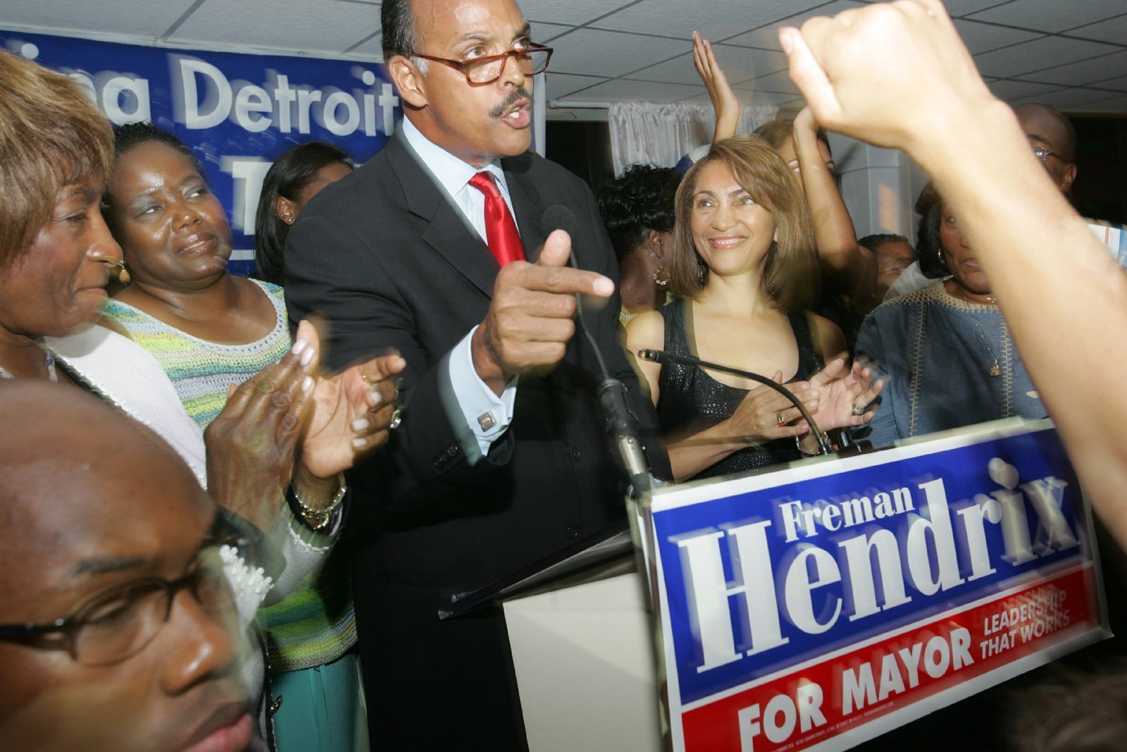 Mayoral candidate Freman Hendrix addresses a crowd at his campaign party after polls closed in the 2005 primary. Hendrix cast himself as a safe, responsible choice for mayor, highlighting the scandals swirling around his opponent. Courtesy of the Detroit Free Press.