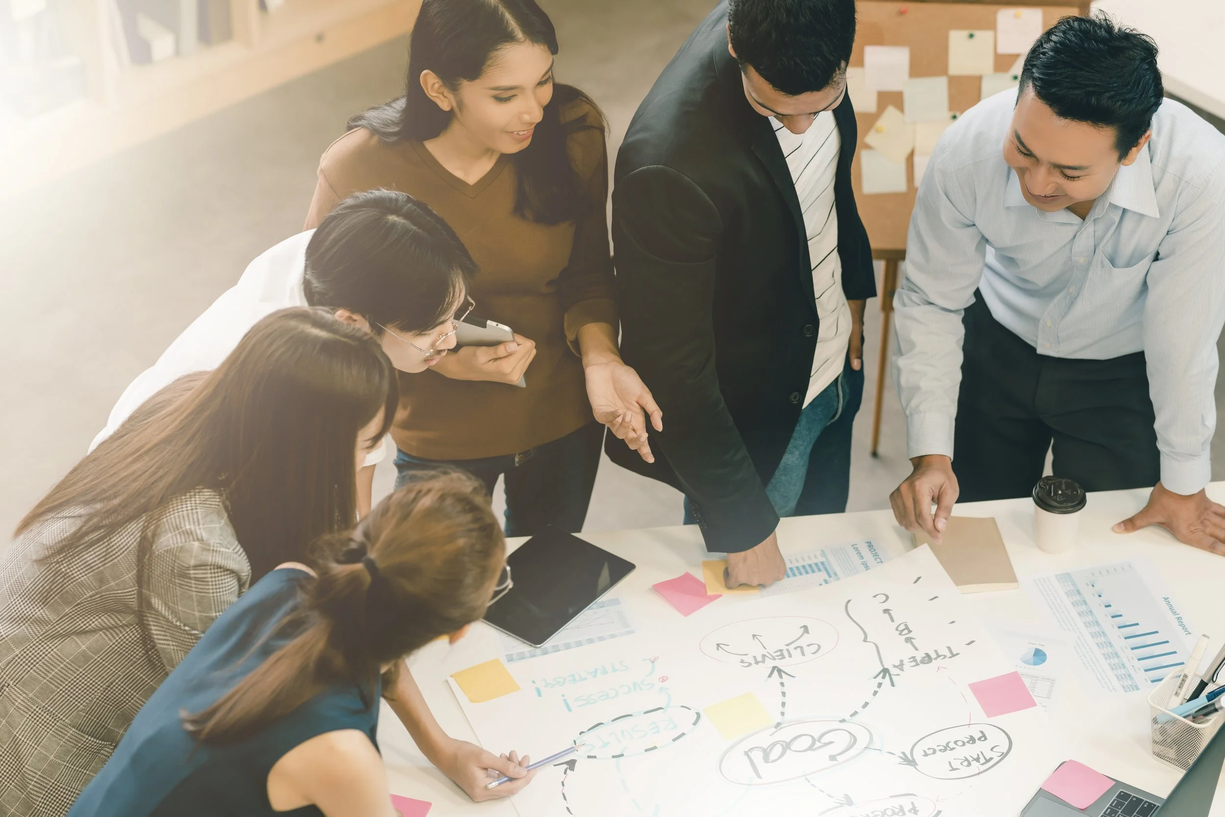 Leadership, Halbkreis um Tisch.jpeg