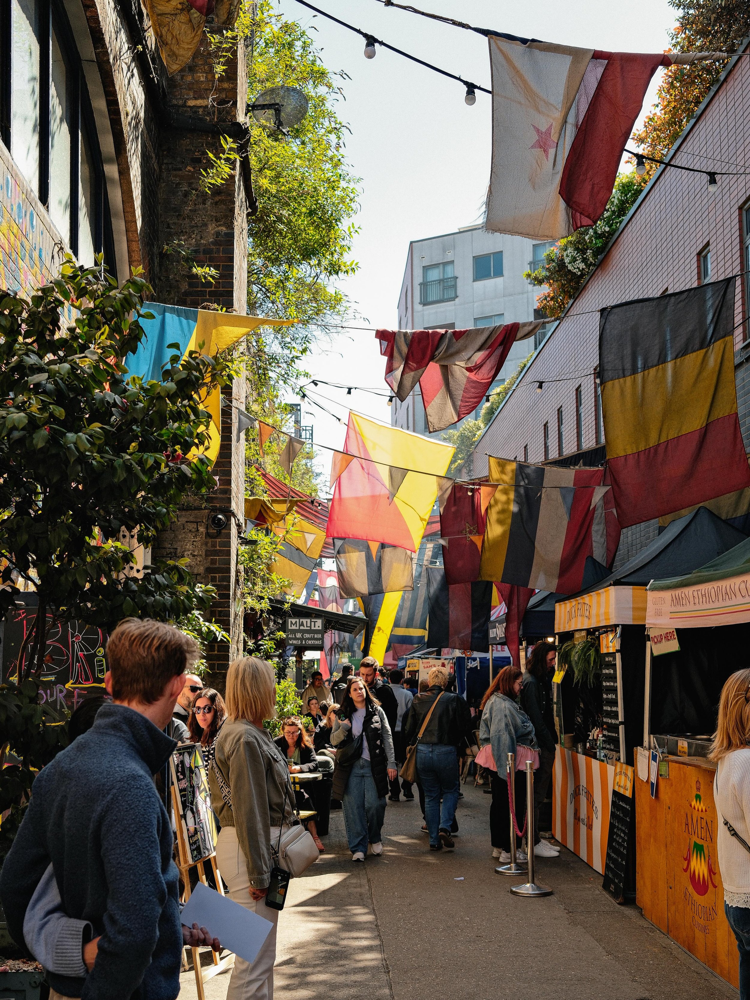 Saturdays definitely are NOT for rushing around 🏃

Stroll the cobbles, let the flags swing above your head, and take your time choosing what you want to eat first; trust us when we tell you it&rsquo;s a hard decision 💭 

📷 @jeffmaltby_ 

#MaltbySt
