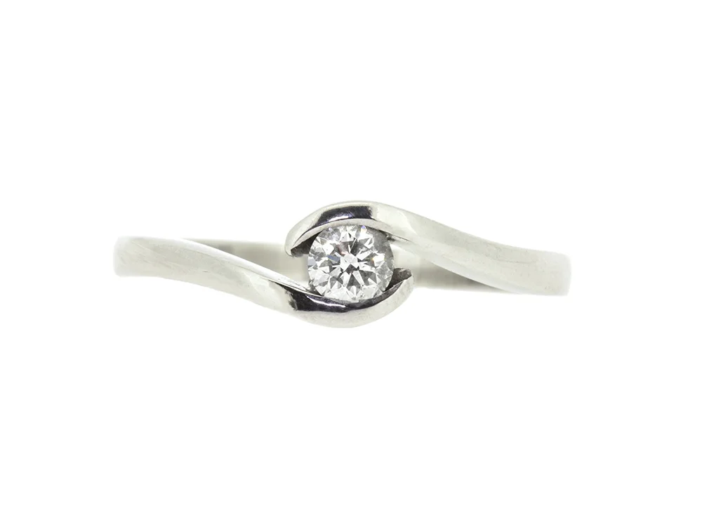 IMG_9086C SINGLE STONE DIAMOND TWIST RING.jpg