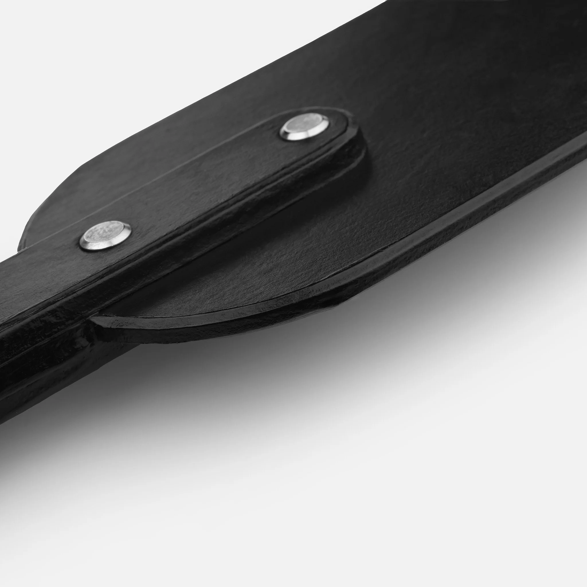 detail of blade showing handle and blade with silver cargo bolt