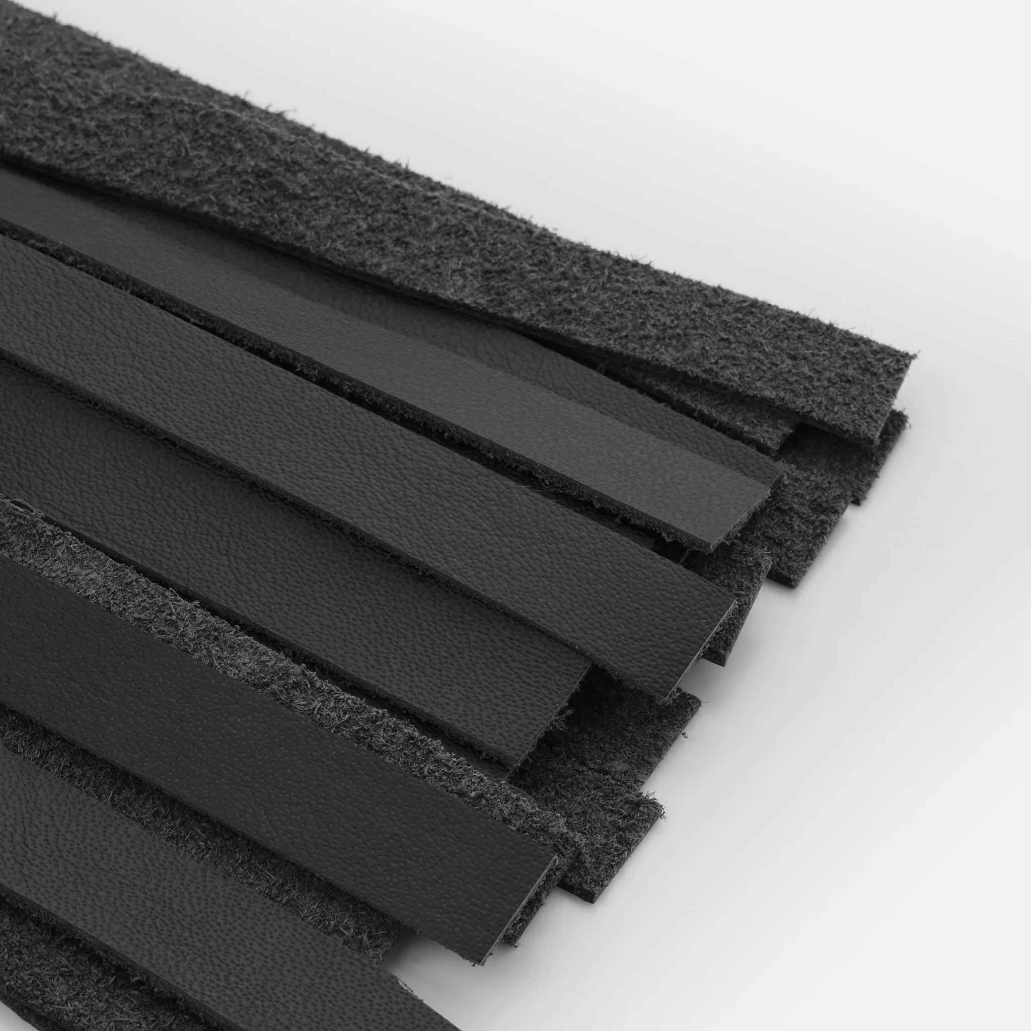 Close-up of 30 soft 5mm leather tails on lightweight flogger
