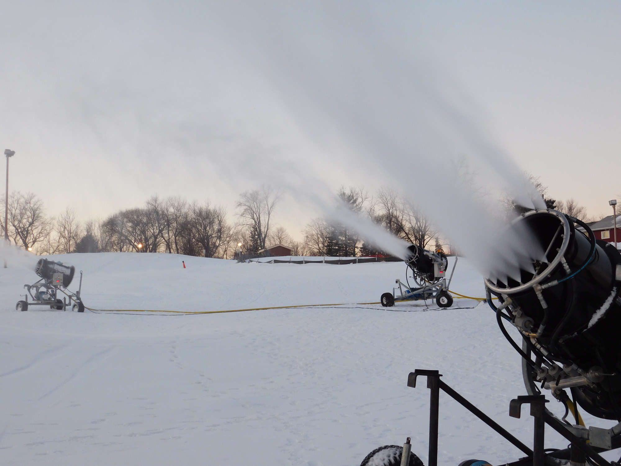 Make Real Snow. Snow Makers and Snow Making Equipment