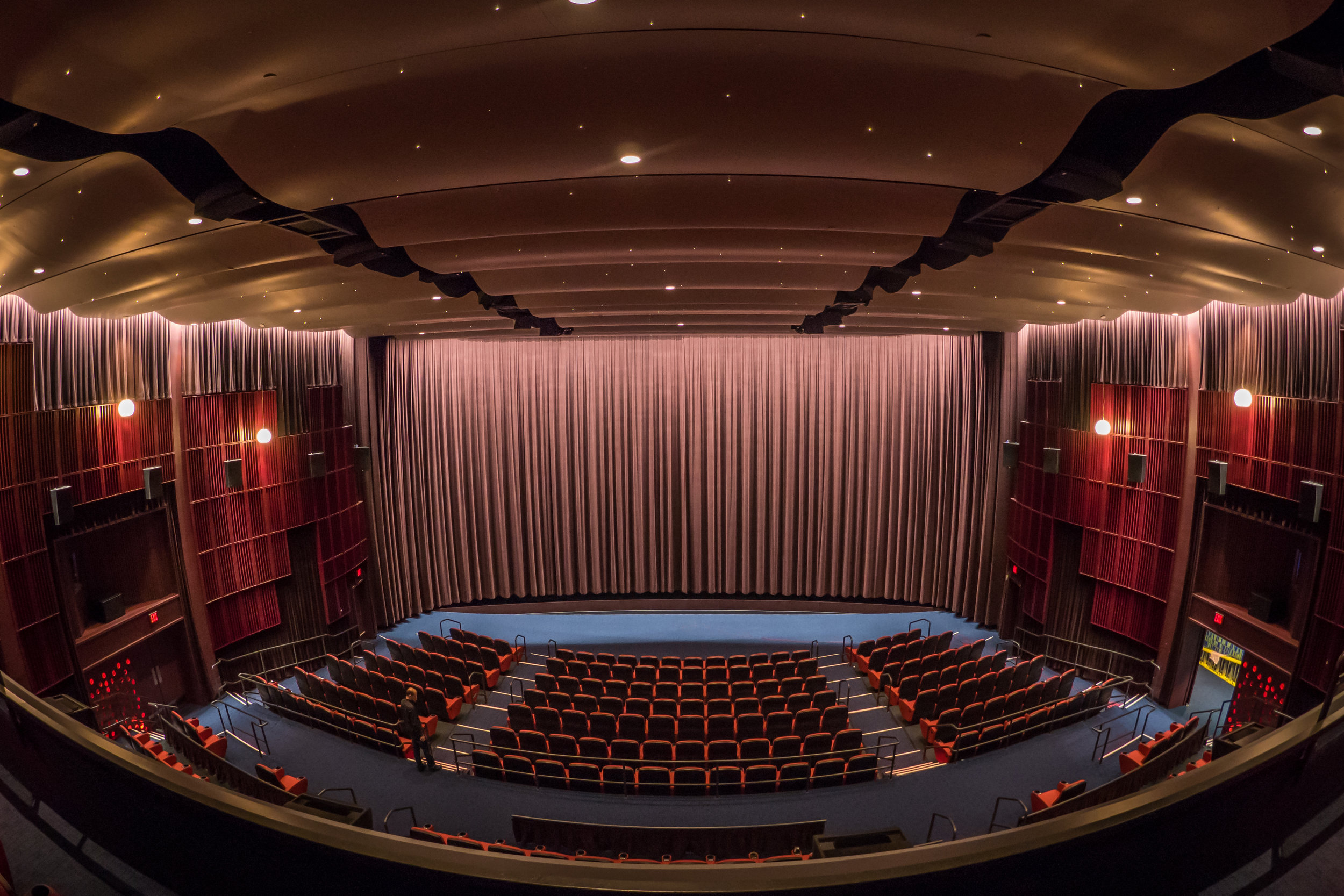 440 to screen from balcony.jpg