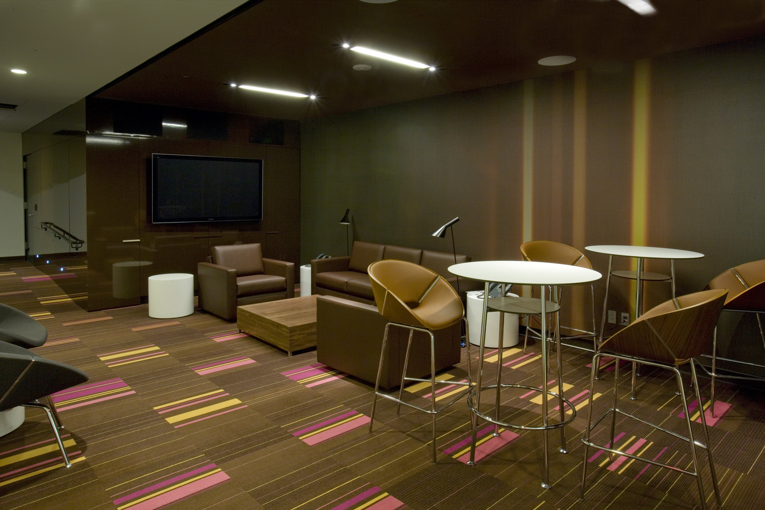 STAGE LOUNGE.jpg