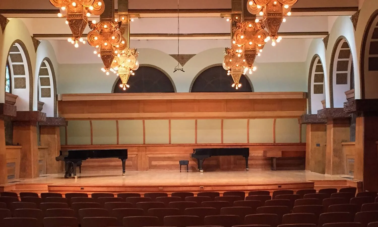 Ganz Hall