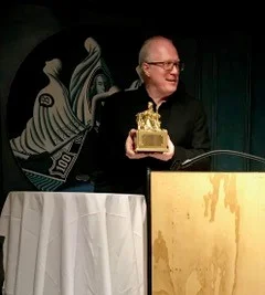 Tracy Letts receiving the 2019 Sarah Siddons Society Award.