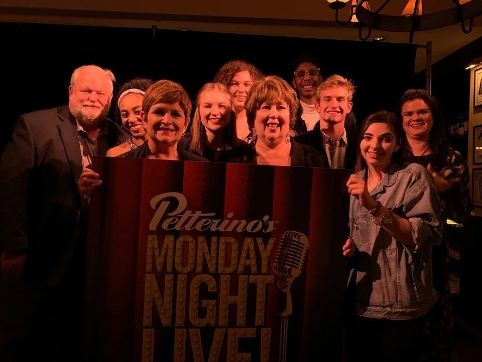 Sarah Siddons Social Scholarship recipients performed at Petterino’s Monday Night Live. Pictured: Martin Balogh (President), Bre Jacobs (Columbia recipient), Denise McGowan Tracy (host), Maeve Cosgriffe (Roosevelt recipient) , Emma Griffone (Northwestern Recipient) , Beckie Menzie (host/pianist), Lucas Johnson (Roosevelt recipient), Calvin Ticknor-Swanson (Northwestern recipient), Claire Sunbye (Roosevelt recipient) , and Christina Euphrat (DePaul 2018 recipient)