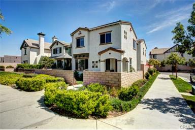 858 Calaveras Way, Corona