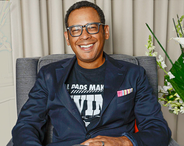 Today on "LoveBabz LoveTalk" host Babz Rawls-Ivy interviews James Oliver, Founder & CEO OF WeMontage.com