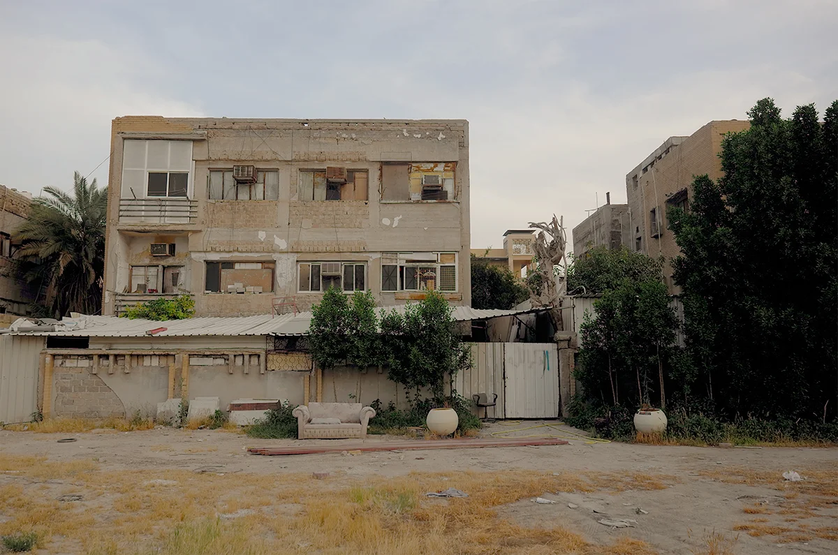 ....Stories Behind Storefronts..سوالف سكان السوق....