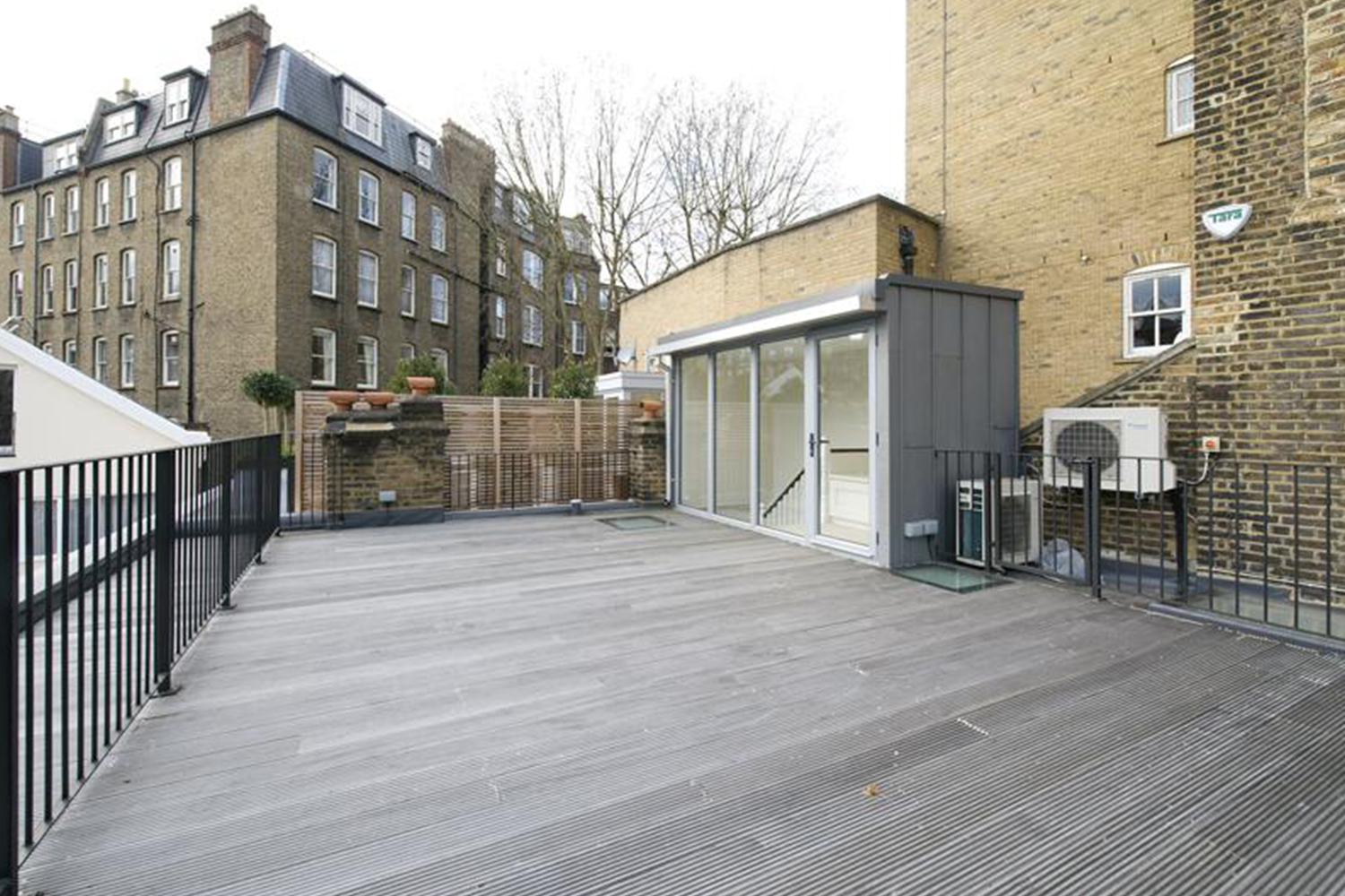 laveton-outsidespace.jpg
