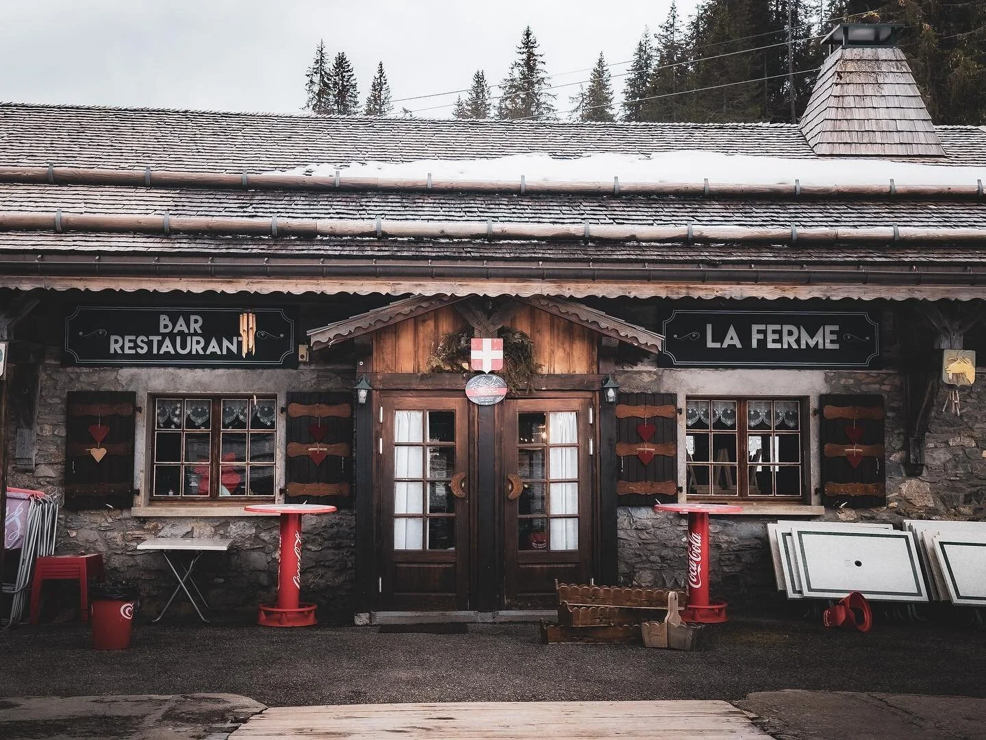 Ch&acirc;tel, France
-
-
#landscapephotography #exploremore #ourplanetdaily #createcommune #landscape_lover #noctilux #travelphotography #discoverearth #agameoftones ##awesomeglobe #roamtheplanet #earthofficial #goneoutdoors #artofvisuals #neverstope