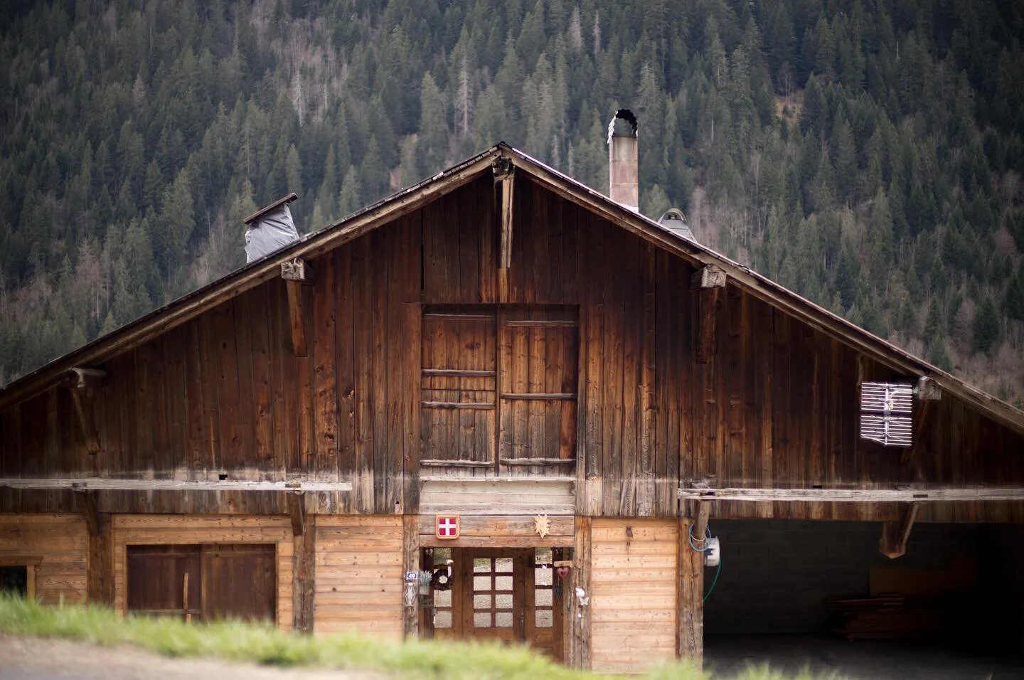 Ch&acirc;tel 2023 with or without snow
-
-
#landscapephotography #exploremore #ourplanetdaily #createcommune #beautifuldestinations #switzerland #travelphotography #discoverearth #liveoutdoors #awesomeglobe #roamtheplanet #earthofficial #goneoutdoors